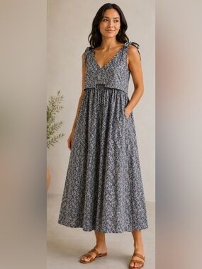 Mirth Handmade Collection gray and white Floral Cotton Silk Maxi Dress, Small
